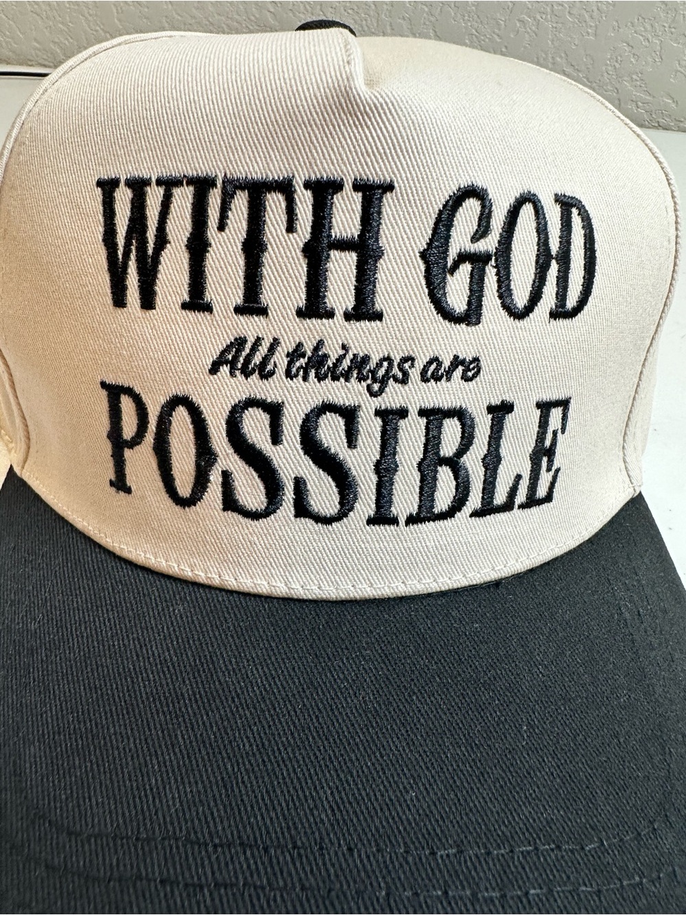 NWT Women’s Trucker Hat Cream and Black Embroidered With God All Things Possible - Picture 4 of 5